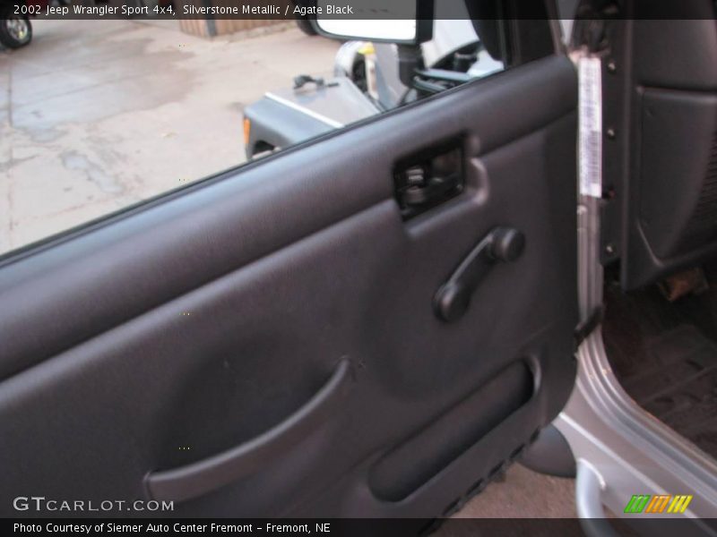Silverstone Metallic / Agate Black 2002 Jeep Wrangler Sport 4x4