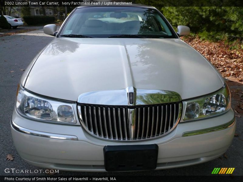 Ivory Parchment Pearl / Light Parchment 2002 Lincoln Town Car Cartier