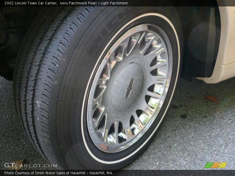 Ivory Parchment Pearl / Light Parchment 2002 Lincoln Town Car Cartier