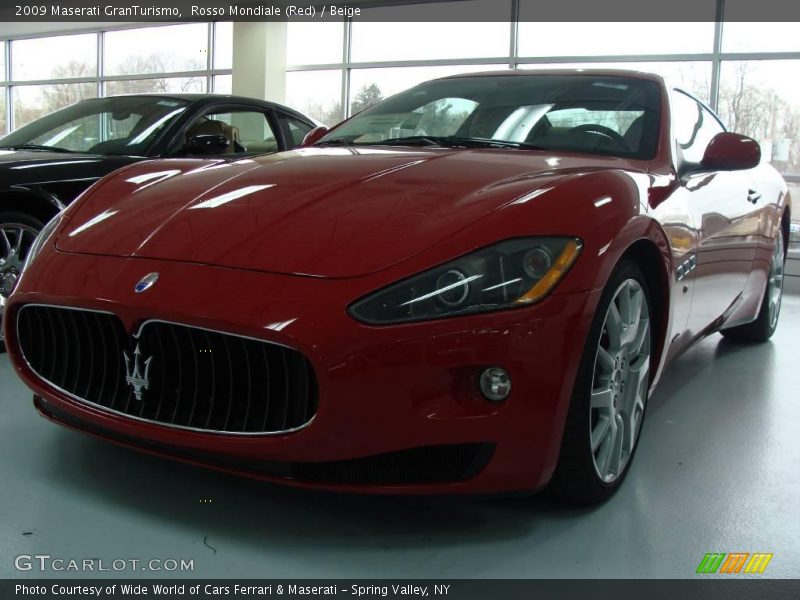 Rosso Mondiale (Red) / Beige 2009 Maserati GranTurismo