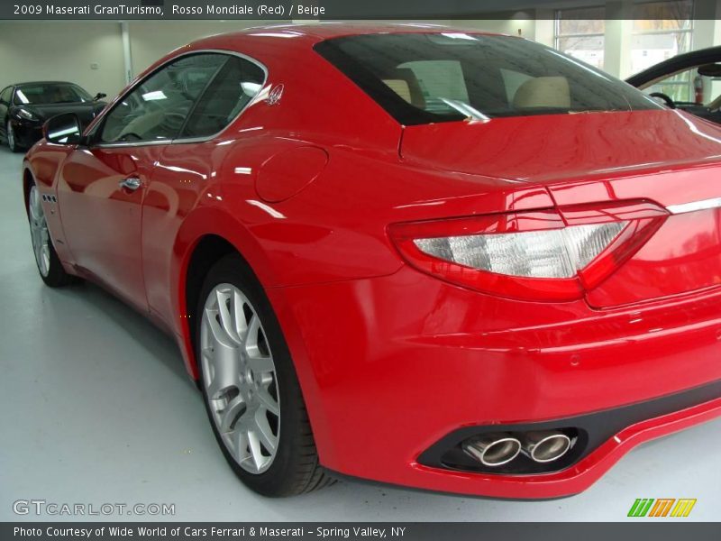 Rosso Mondiale (Red) / Beige 2009 Maserati GranTurismo