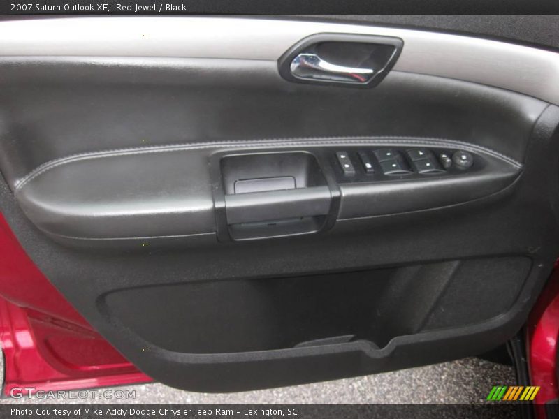 Red Jewel / Black 2007 Saturn Outlook XE