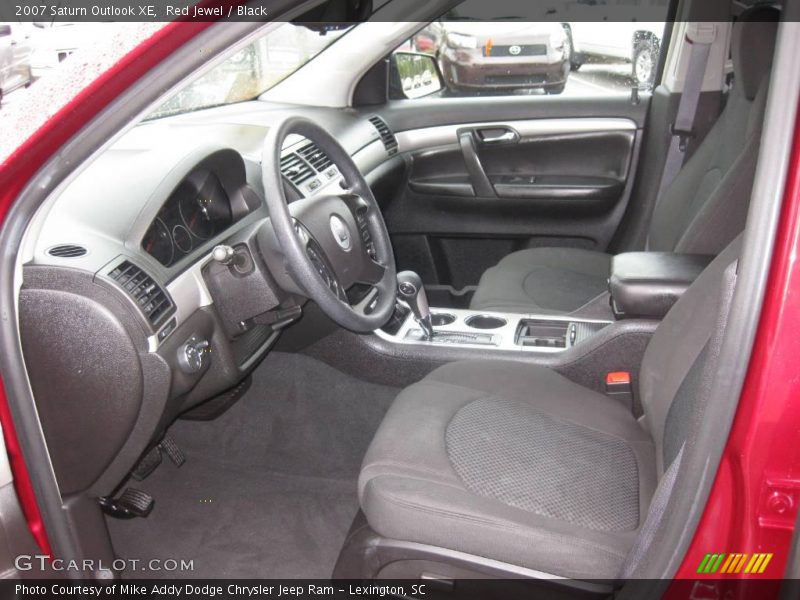 Red Jewel / Black 2007 Saturn Outlook XE
