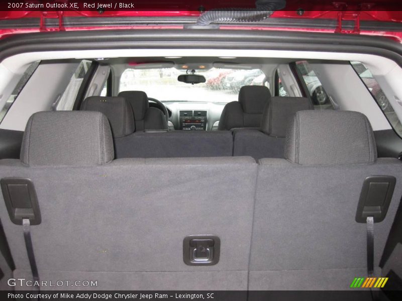 Red Jewel / Black 2007 Saturn Outlook XE