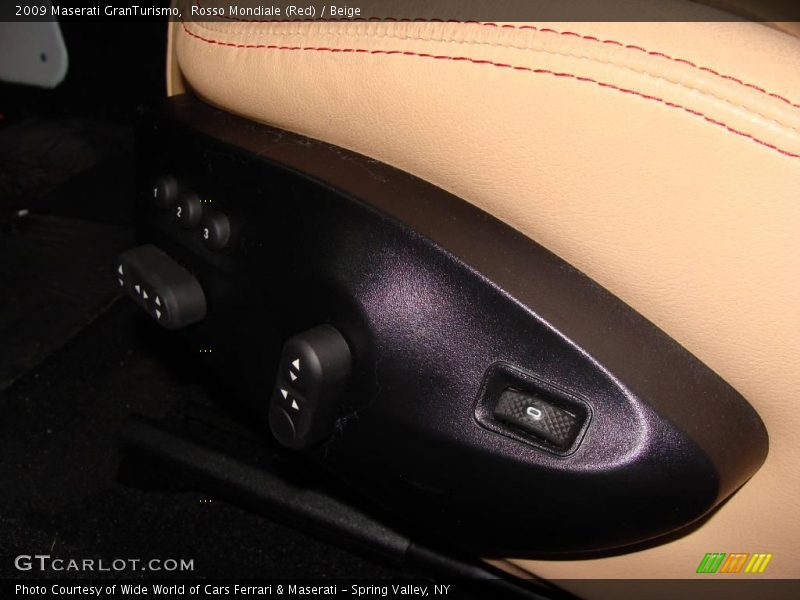 Rosso Mondiale (Red) / Beige 2009 Maserati GranTurismo