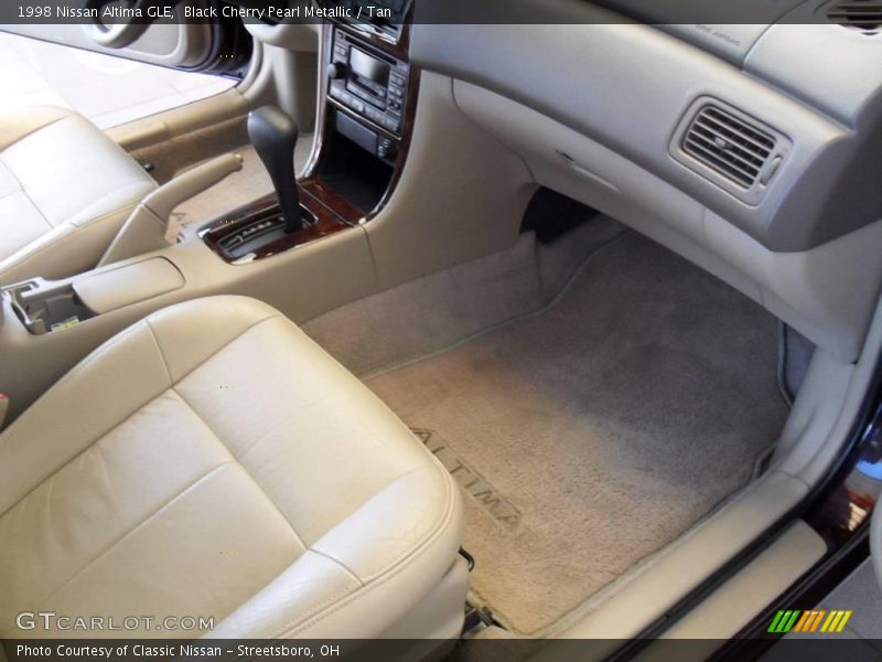 Black Cherry Pearl Metallic / Tan 1998 Nissan Altima GLE