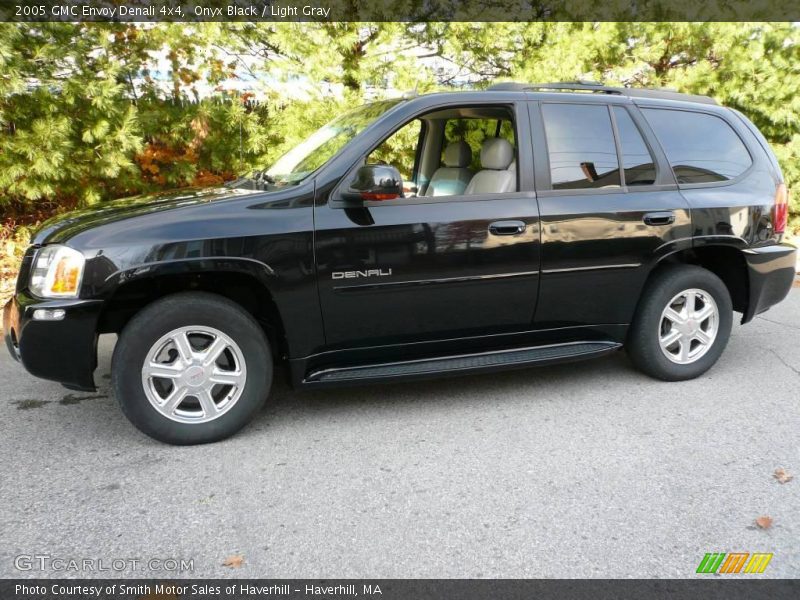 Onyx Black / Light Gray 2005 GMC Envoy Denali 4x4