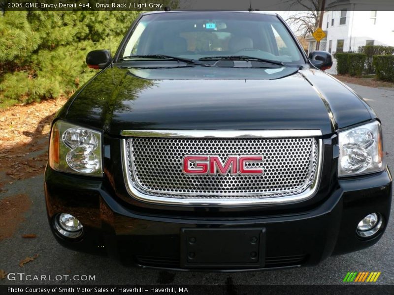 Onyx Black / Light Gray 2005 GMC Envoy Denali 4x4