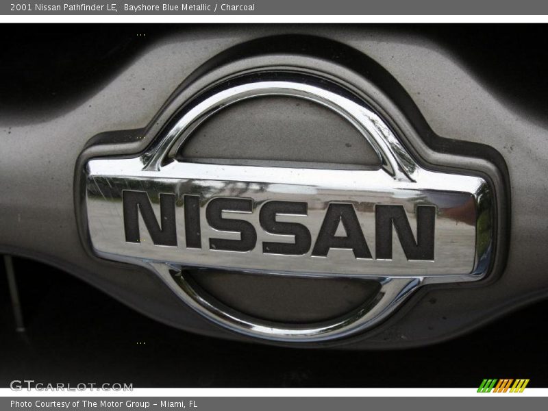 Bayshore Blue Metallic / Charcoal 2001 Nissan Pathfinder LE