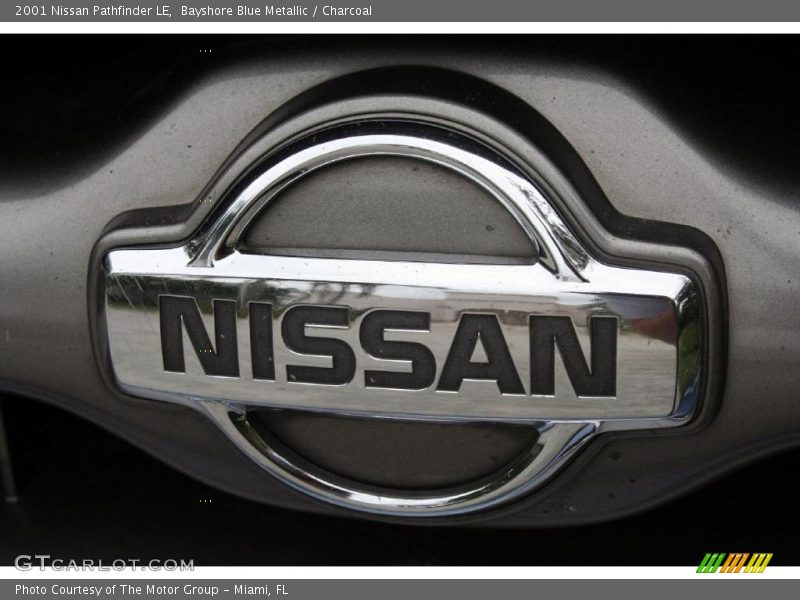 Bayshore Blue Metallic / Charcoal 2001 Nissan Pathfinder LE