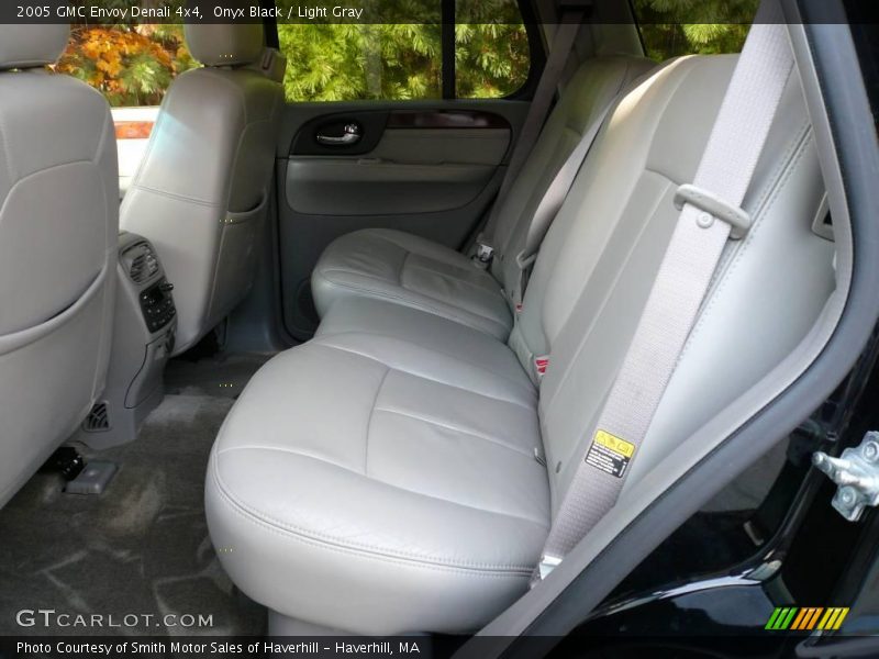 Onyx Black / Light Gray 2005 GMC Envoy Denali 4x4