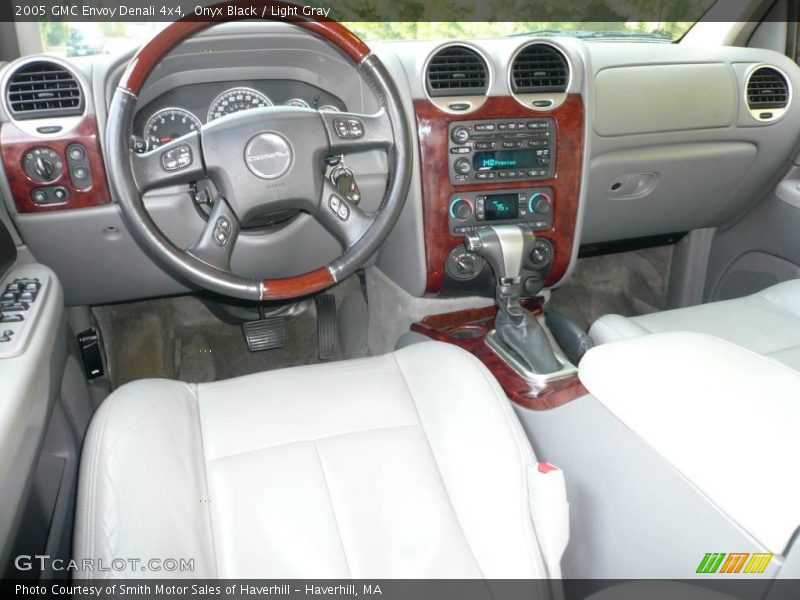 Onyx Black / Light Gray 2005 GMC Envoy Denali 4x4