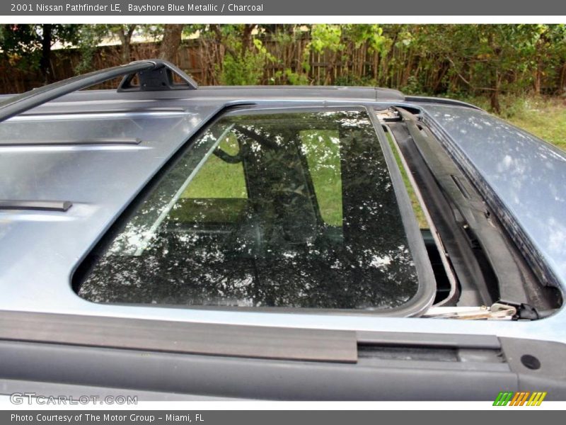 Bayshore Blue Metallic / Charcoal 2001 Nissan Pathfinder LE