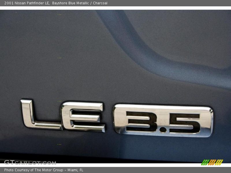 Bayshore Blue Metallic / Charcoal 2001 Nissan Pathfinder LE