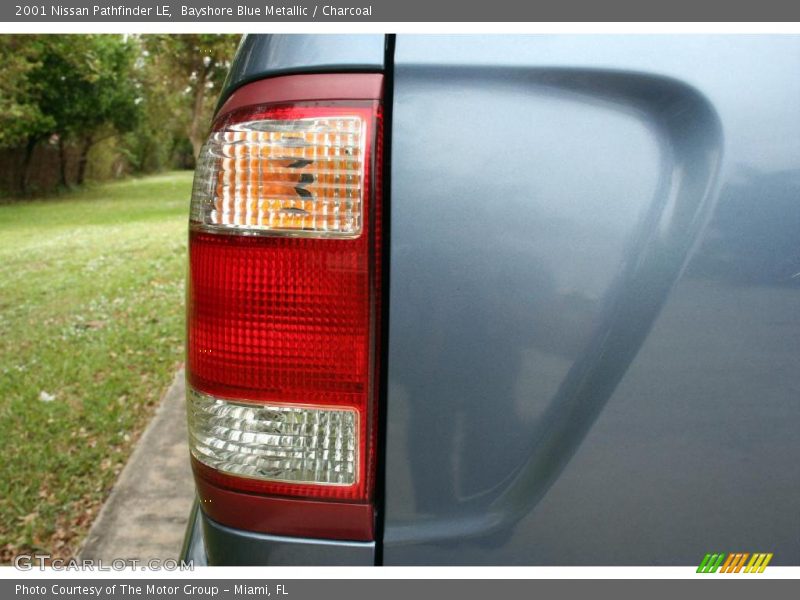 Bayshore Blue Metallic / Charcoal 2001 Nissan Pathfinder LE