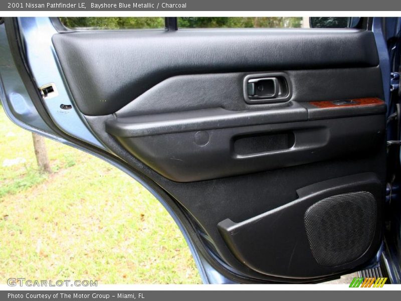 Bayshore Blue Metallic / Charcoal 2001 Nissan Pathfinder LE