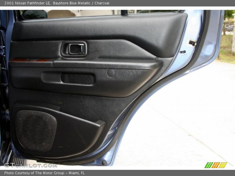 Bayshore Blue Metallic / Charcoal 2001 Nissan Pathfinder LE