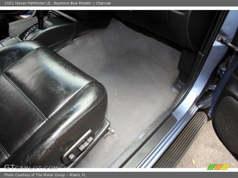 Bayshore Blue Metallic / Charcoal 2001 Nissan Pathfinder LE