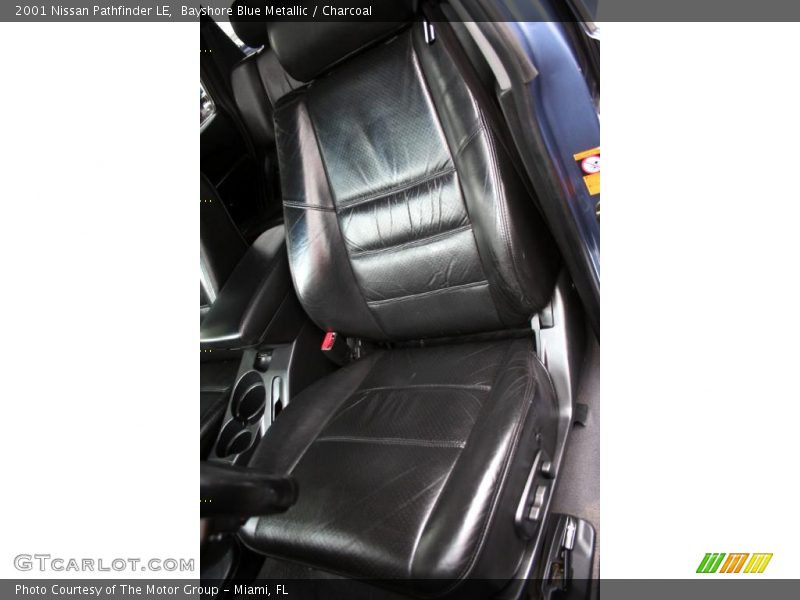 Bayshore Blue Metallic / Charcoal 2001 Nissan Pathfinder LE