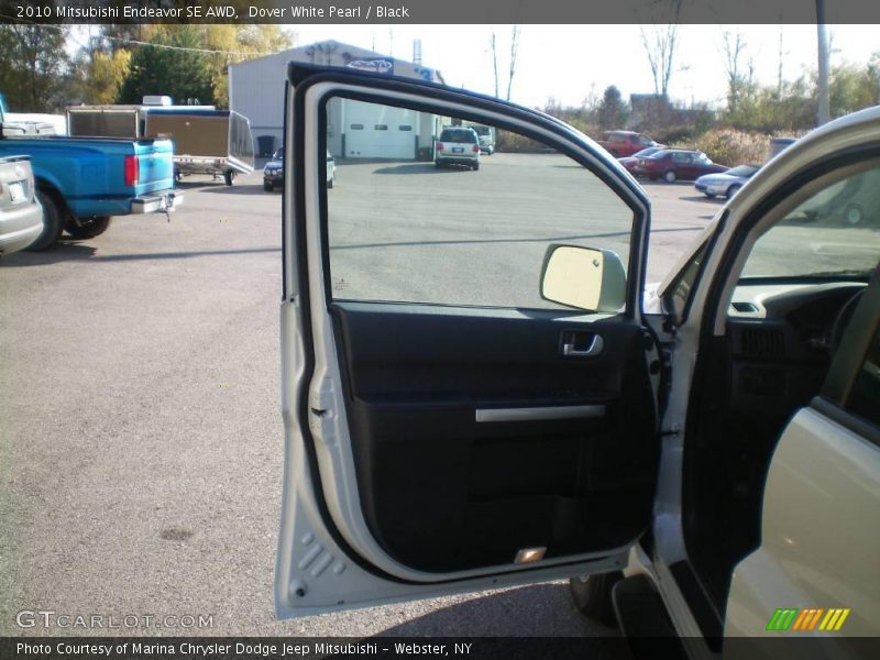Dover White Pearl / Black 2010 Mitsubishi Endeavor SE AWD