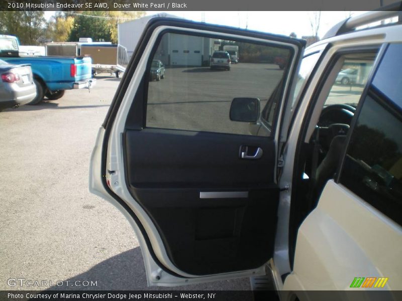 Dover White Pearl / Black 2010 Mitsubishi Endeavor SE AWD