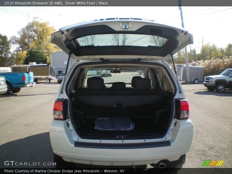 Dover White Pearl / Black 2010 Mitsubishi Endeavor SE AWD