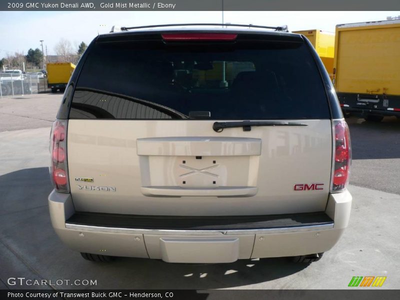 Gold Mist Metallic / Ebony 2009 GMC Yukon Denali AWD