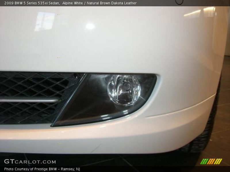 Alpine White / Natural Brown Dakota Leather 2009 BMW 5 Series 535xi Sedan