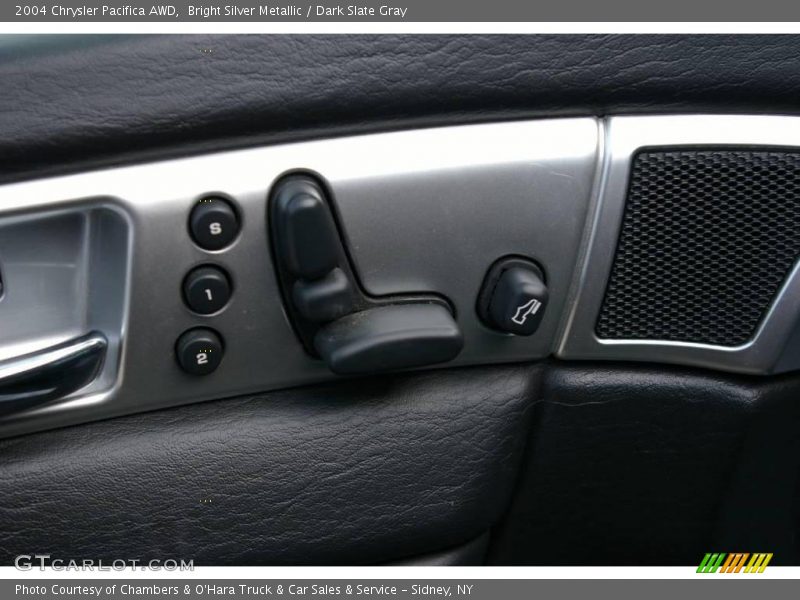 Bright Silver Metallic / Dark Slate Gray 2004 Chrysler Pacifica AWD