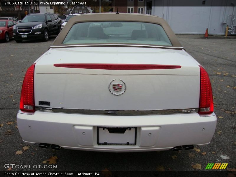 White Lightning / Cashmere 2006 Cadillac DTS