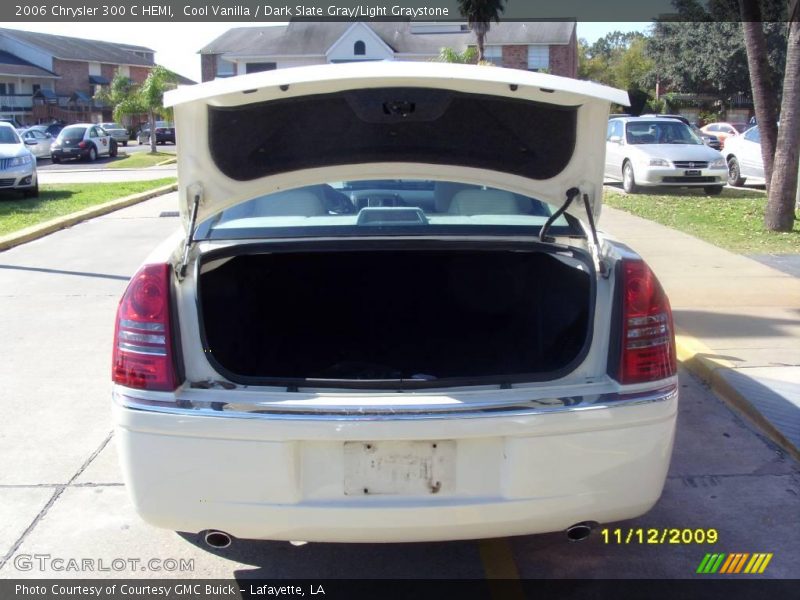 Cool Vanilla / Dark Slate Gray/Light Graystone 2006 Chrysler 300 C HEMI