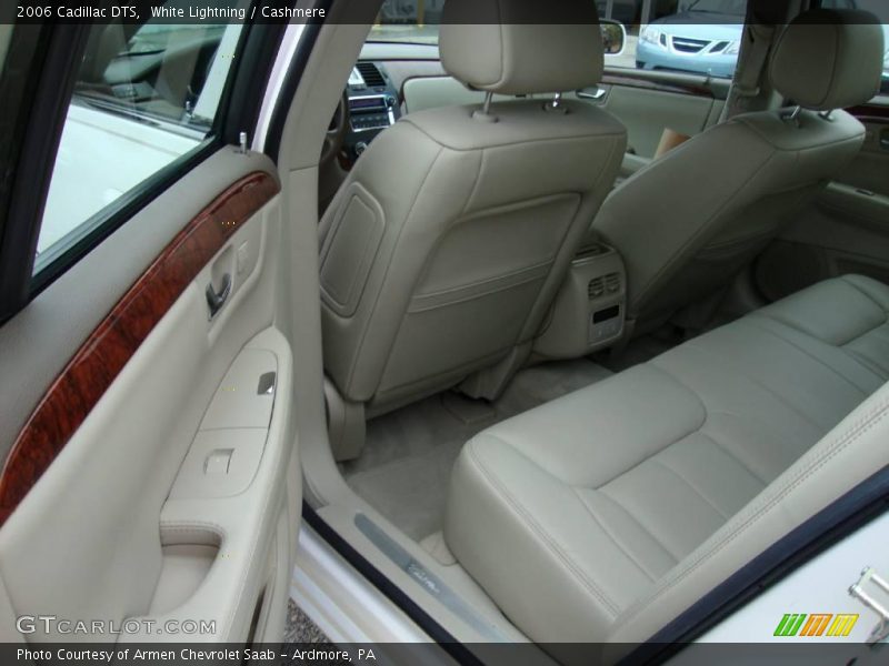 White Lightning / Cashmere 2006 Cadillac DTS