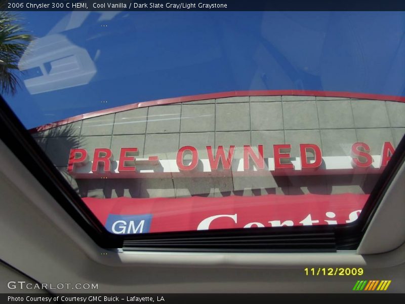 Cool Vanilla / Dark Slate Gray/Light Graystone 2006 Chrysler 300 C HEMI