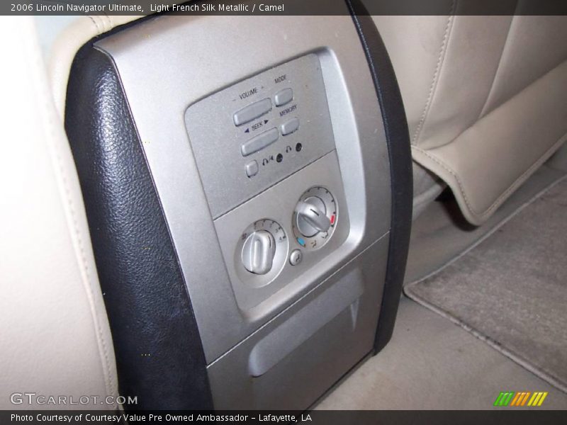 Light French Silk Metallic / Camel 2006 Lincoln Navigator Ultimate