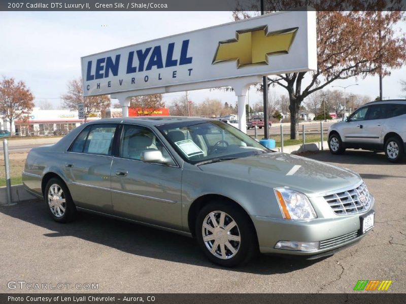 Green Silk / Shale/Cocoa 2007 Cadillac DTS Luxury II