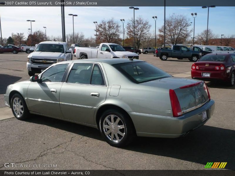 Green Silk / Shale/Cocoa 2007 Cadillac DTS Luxury II