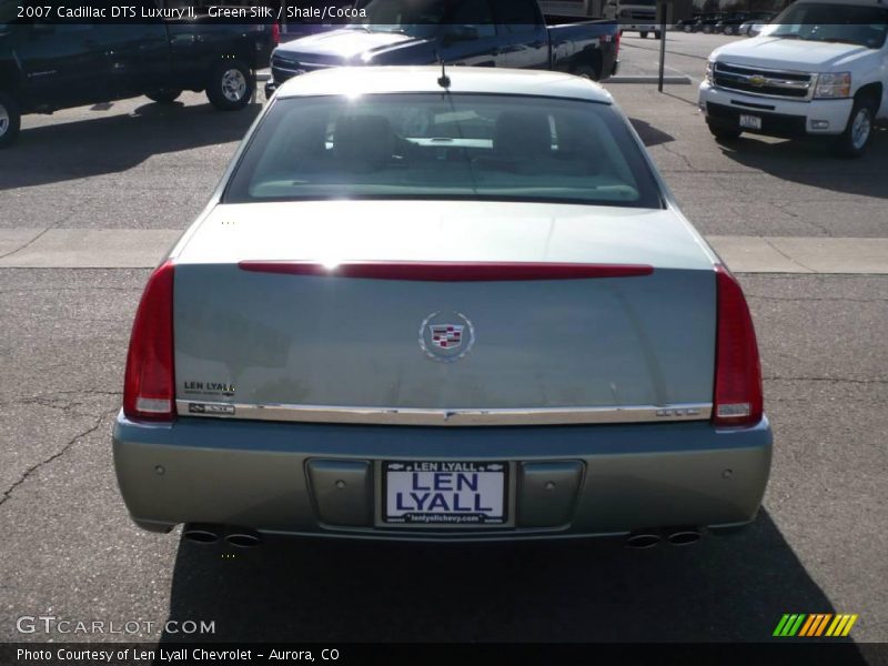 Green Silk / Shale/Cocoa 2007 Cadillac DTS Luxury II