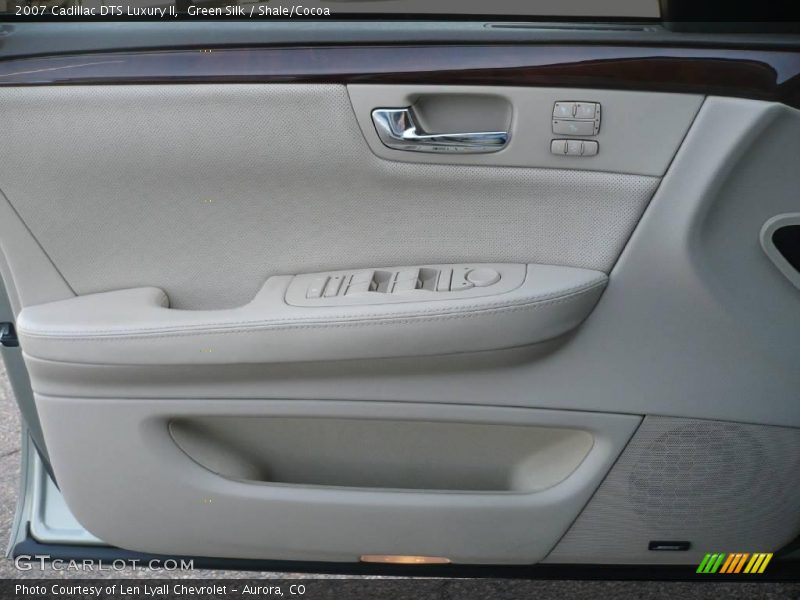 Green Silk / Shale/Cocoa 2007 Cadillac DTS Luxury II