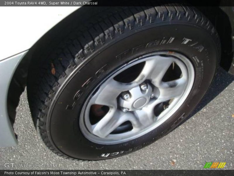 Super White / Dark Charcoal 2004 Toyota RAV4 4WD