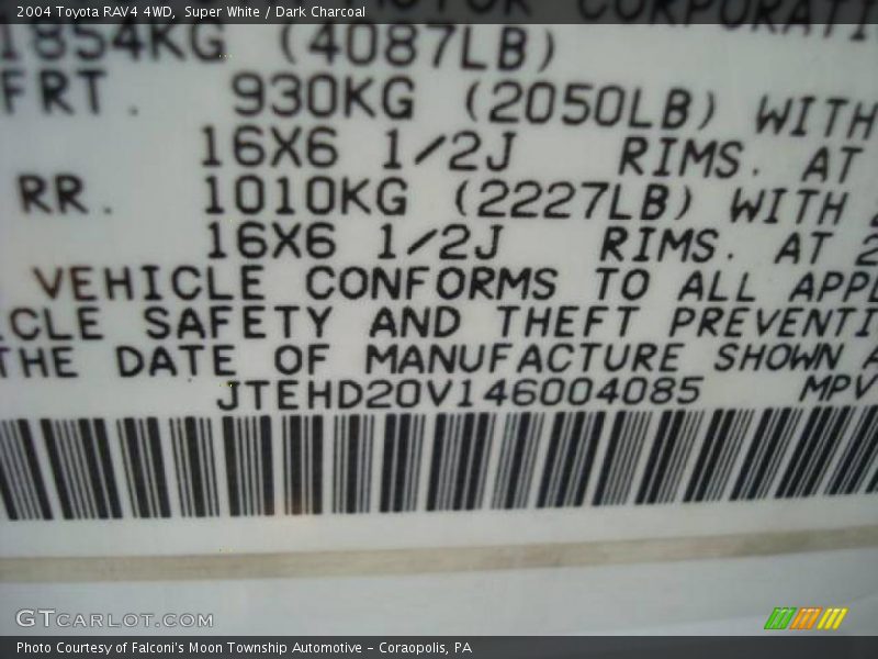 Super White / Dark Charcoal 2004 Toyota RAV4 4WD