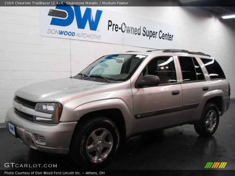 Silverstone Metallic / Medium Pewter 2004 Chevrolet TrailBlazer LS 4x4