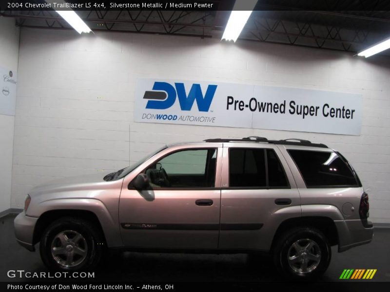 Silverstone Metallic / Medium Pewter 2004 Chevrolet TrailBlazer LS 4x4