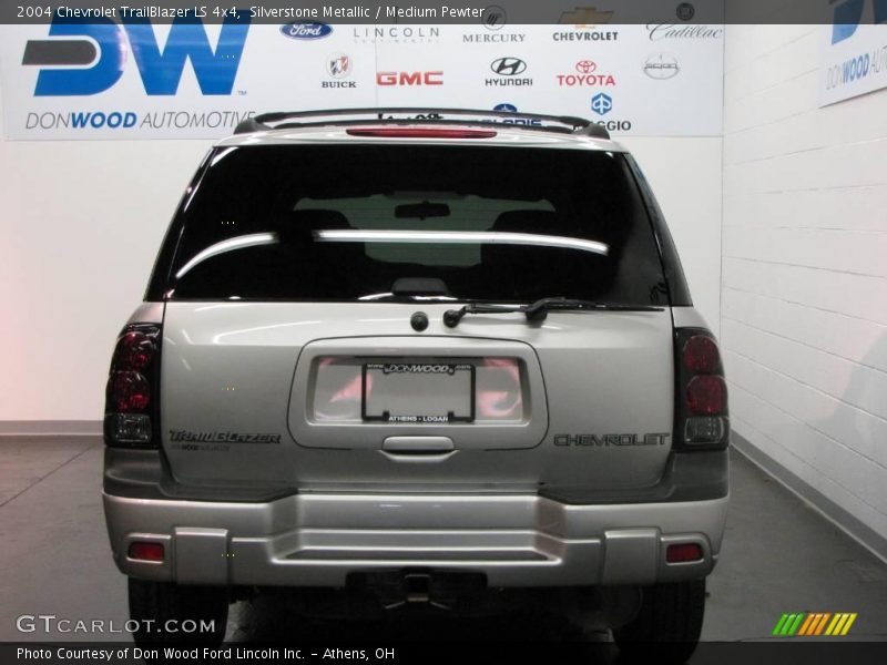 Silverstone Metallic / Medium Pewter 2004 Chevrolet TrailBlazer LS 4x4