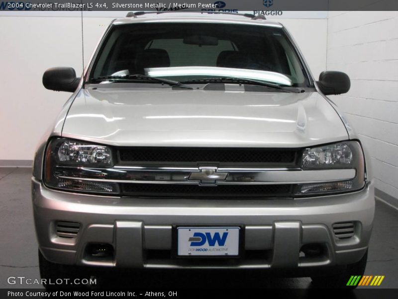 Silverstone Metallic / Medium Pewter 2004 Chevrolet TrailBlazer LS 4x4