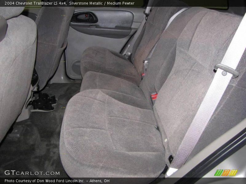Silverstone Metallic / Medium Pewter 2004 Chevrolet TrailBlazer LS 4x4
