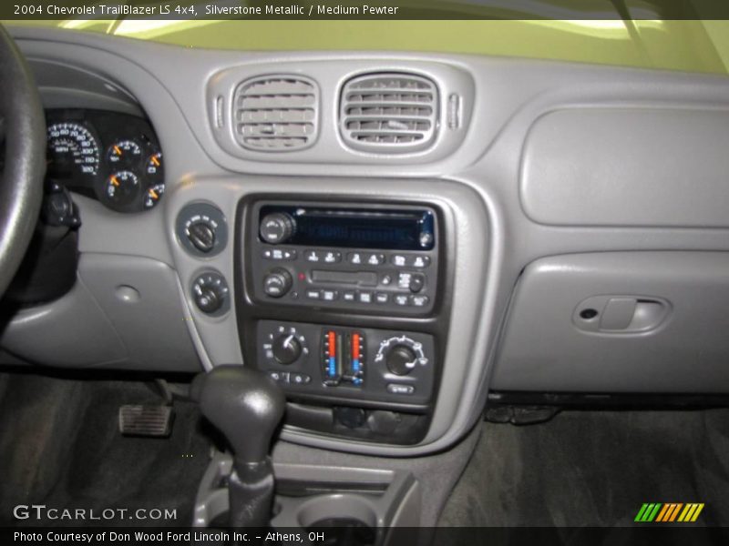 Silverstone Metallic / Medium Pewter 2004 Chevrolet TrailBlazer LS 4x4