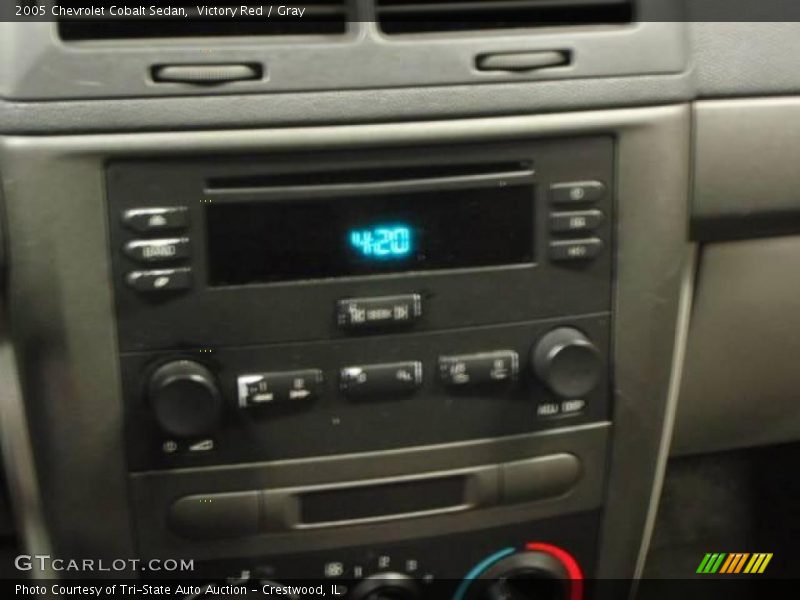 Victory Red / Gray 2005 Chevrolet Cobalt Sedan