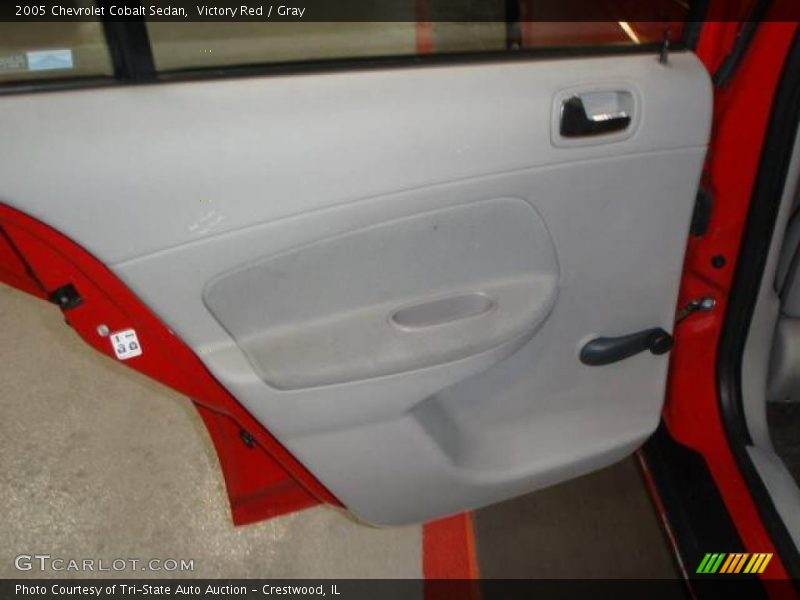 Victory Red / Gray 2005 Chevrolet Cobalt Sedan