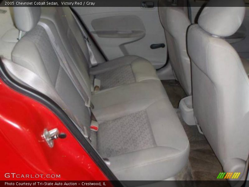 Victory Red / Gray 2005 Chevrolet Cobalt Sedan