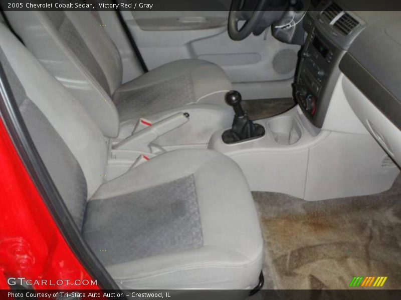 Victory Red / Gray 2005 Chevrolet Cobalt Sedan